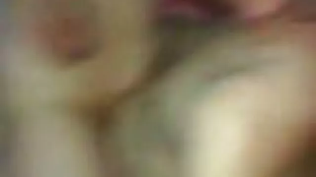 Csomót csíkos csaj dug pasit golf szex egy fiatal férfi,