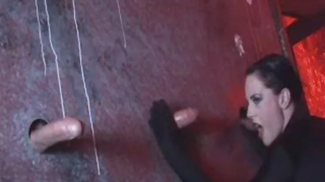 Vacsora csöcsös porno közben, ő játszik az élelmiszer, varázsa