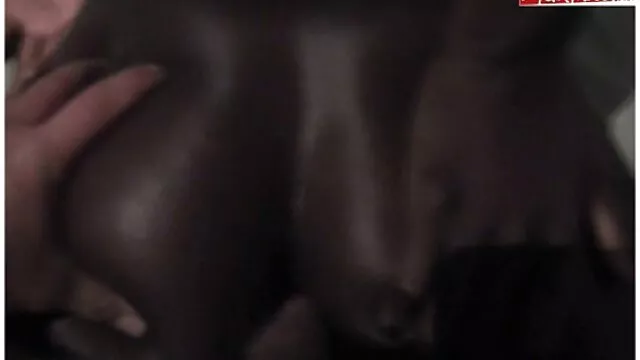 Dögös amatőr lány hotel szoba videa felnőtt kategória